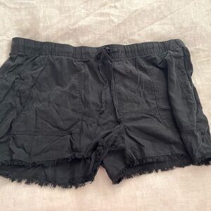 Bella Dahl Black Women's Cargo Shorts